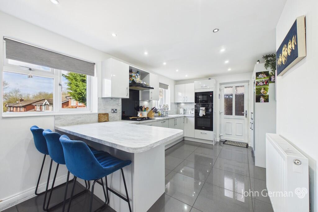 Chepstow Drive, Wildwood, Stafford photo 4