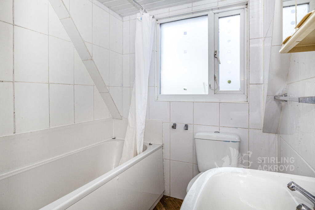 Apartment in Southall - View 5