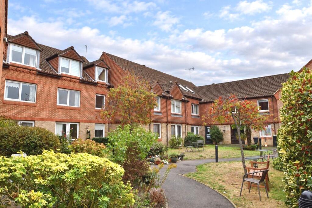 1-bed flat on Bridge Court, Springfield Meadows, WEYBRIDGE, KT13, £215,000