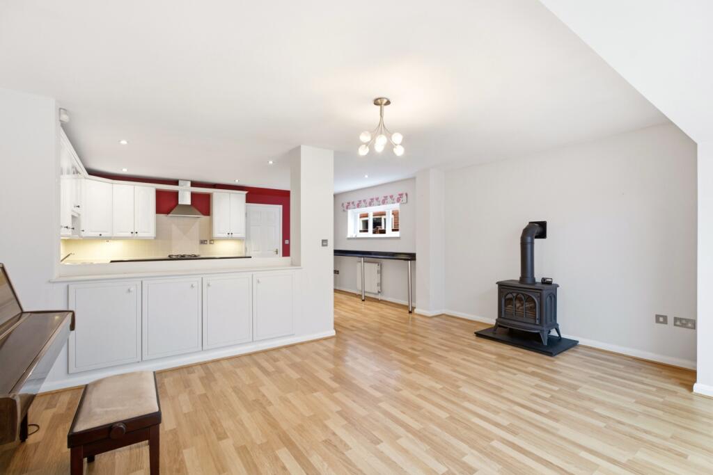 House in St Albans - View 5