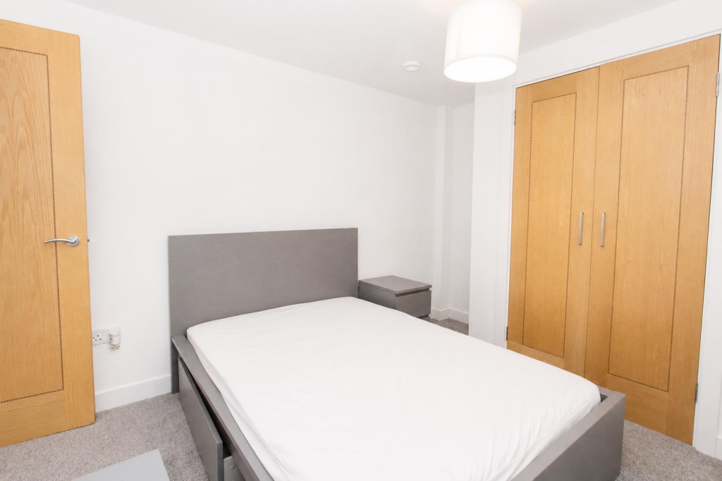 Apartment in Leeds - More