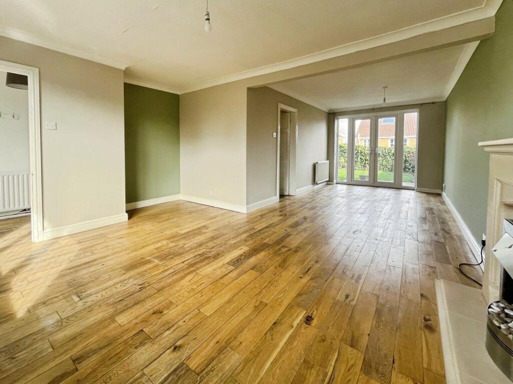 Hollingthorpe Avenue, Hall Green, Wakefield, West Yorkshire, WF4 photo 2