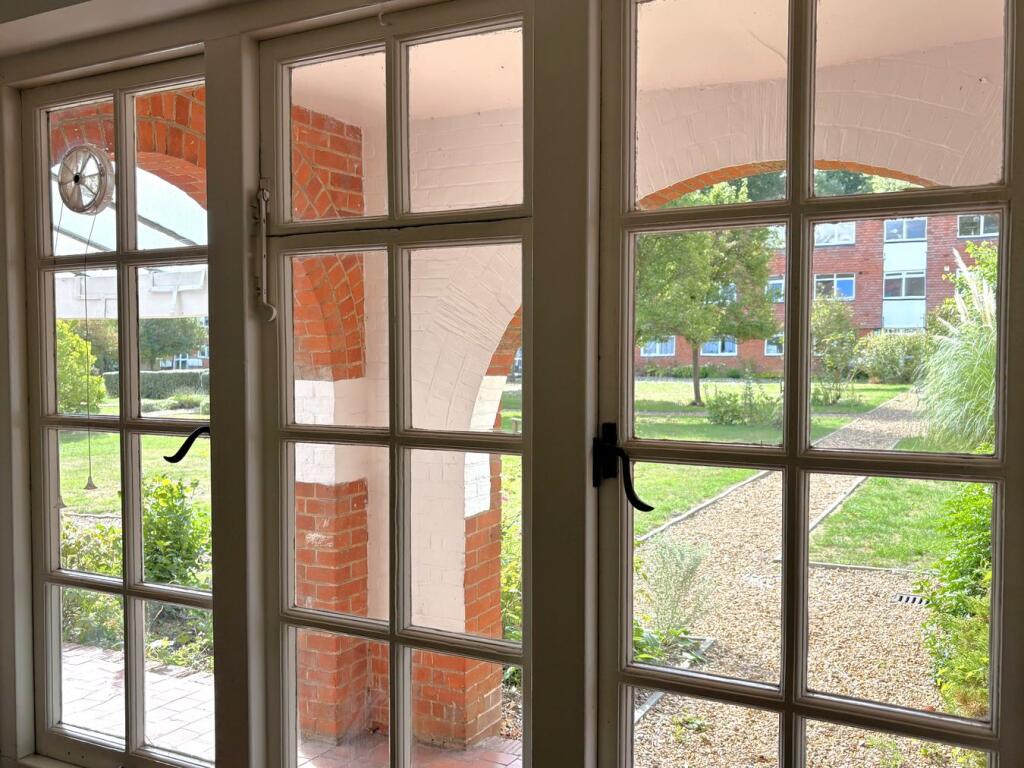 Apartment in Letchworth, Hertfordshire - View 2