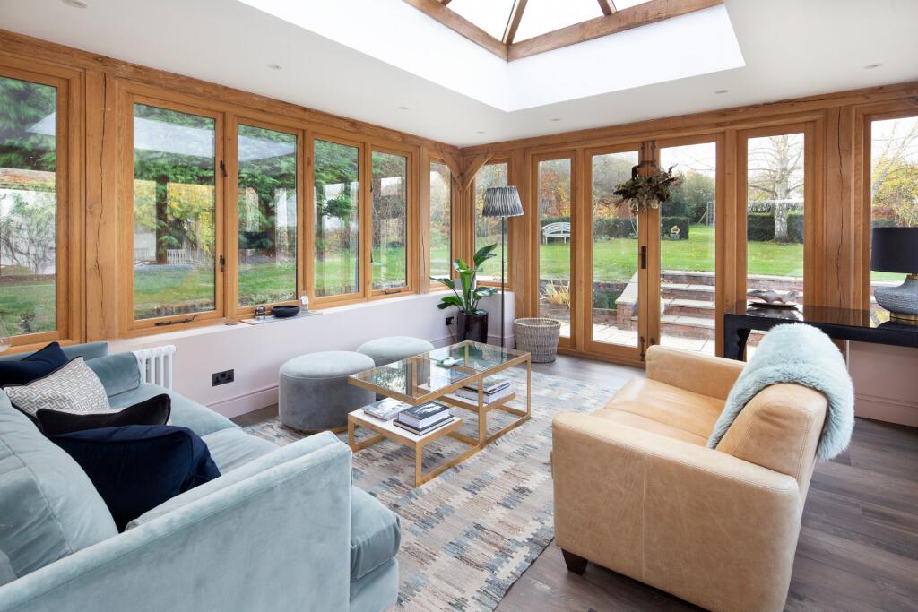 Eythrope Road, Stone, Aylesbury, Buckinghamshire, HP17 photo 3
