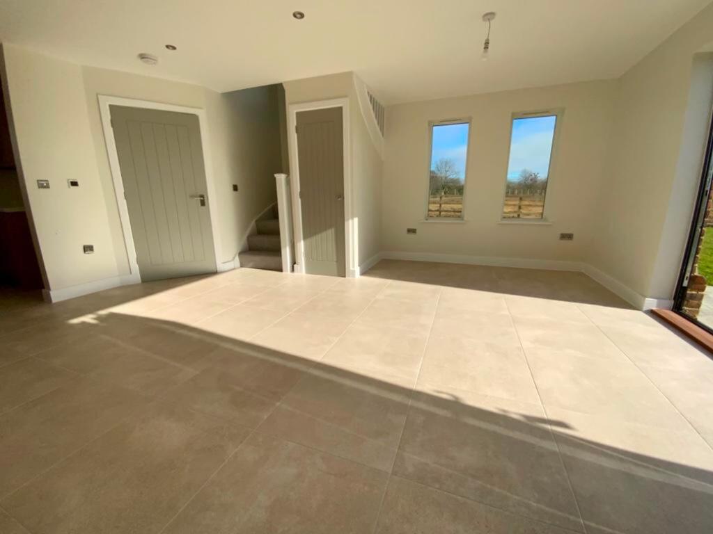 House in Rochester - View 4
