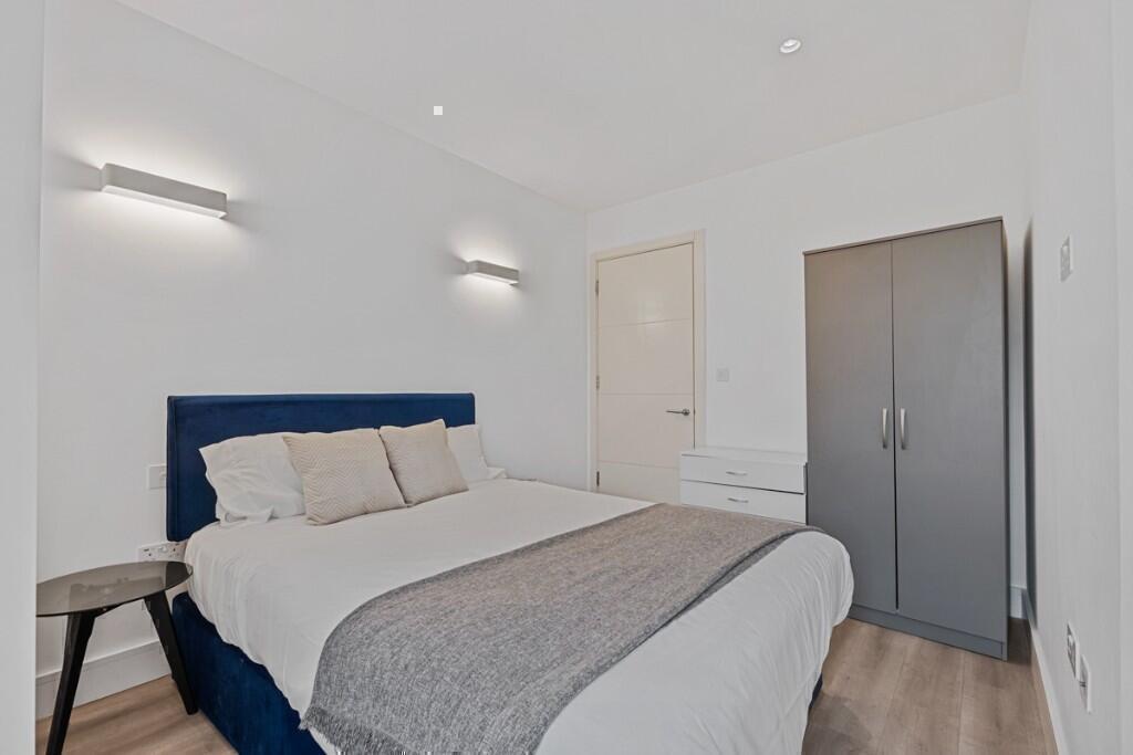 Apartment in Twickenham - View 3