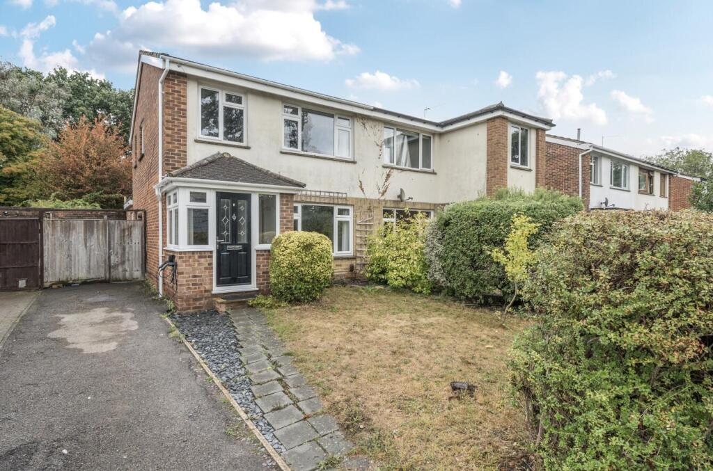 3-bed semi-detached on Pine Road, Hiltingbury, Chandler's Ford, £435,000