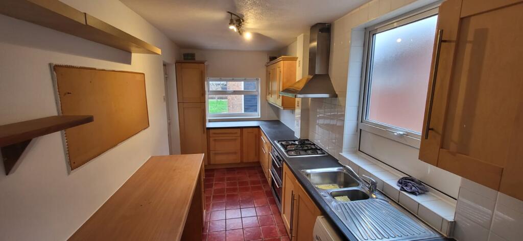 House in Luton - View 2