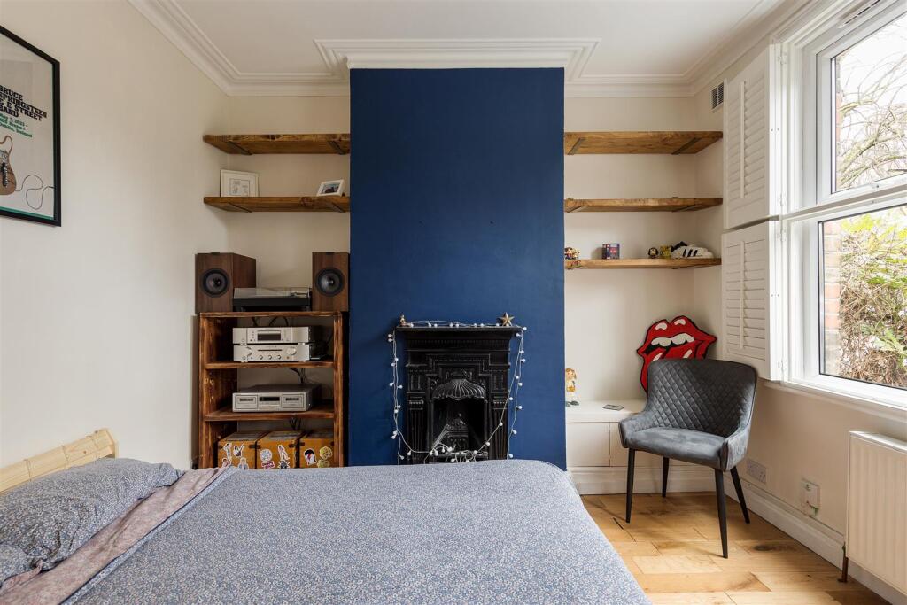 Apartment in London - View 5