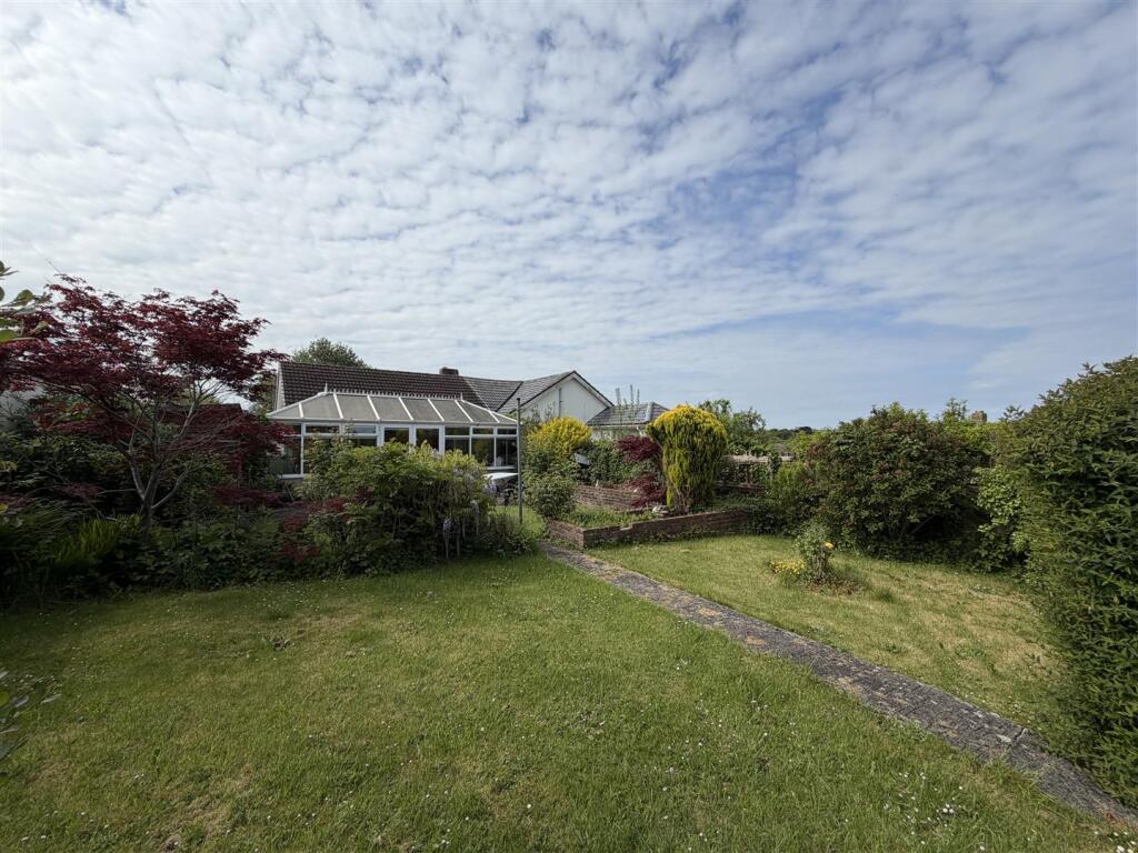 Wallenge Close, Paulton photo 3