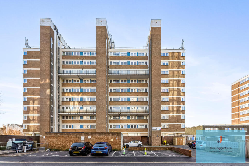 2-bed flat on Clarendon Road, Hove, £250,000