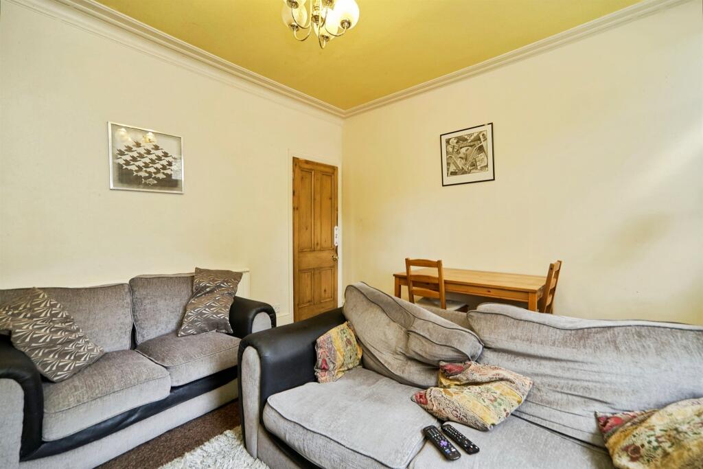 Crownest Road, Bingley photo 4