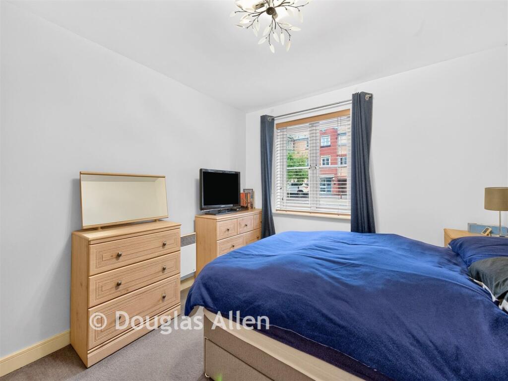 Apartment in Basildon, Shotgate - View 5