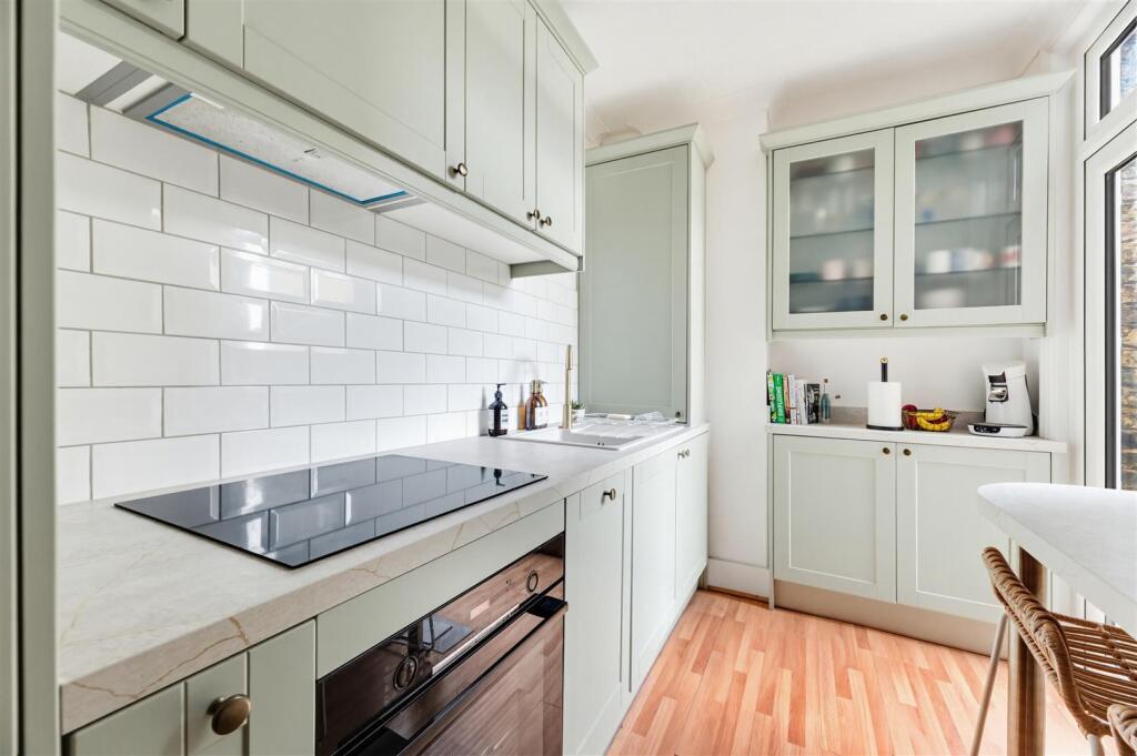 Apartment in London - More