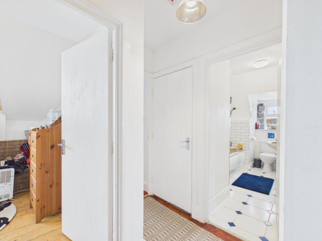 Apartment in Barry, The Knap - View 2