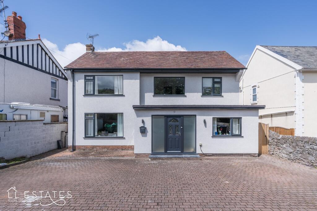 4-bed detached on Gronant Road, Prestatyn, Denbighshire, LL19 9DT, £475,000