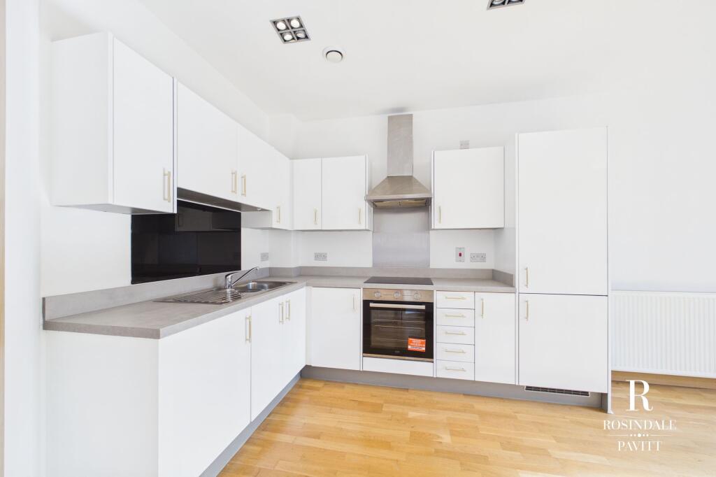Apartment in Sutton - View 2