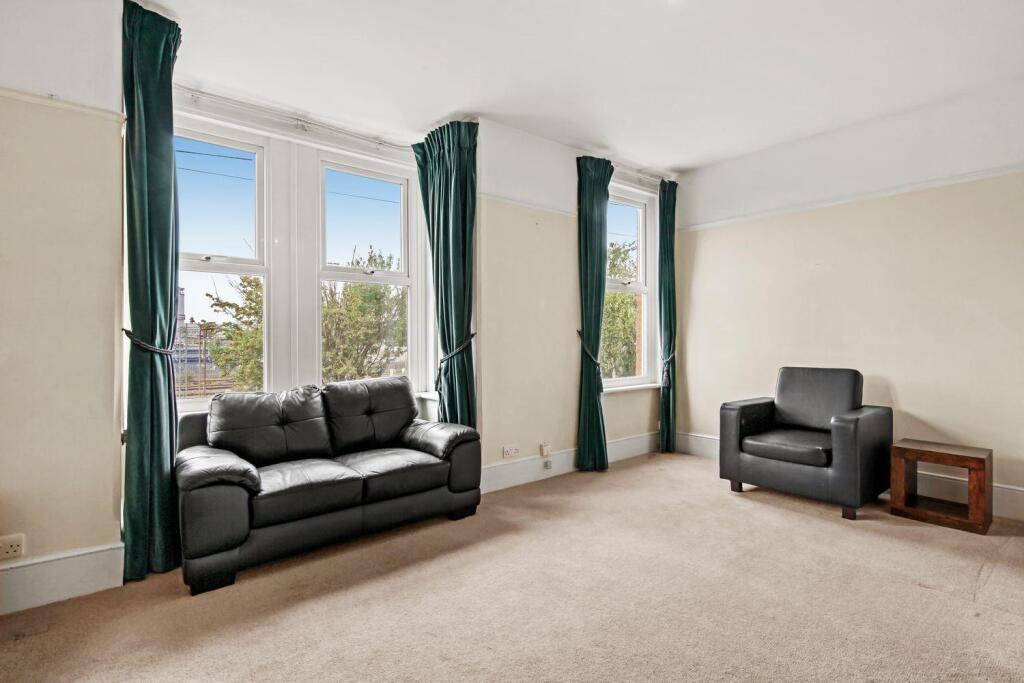 Apartment in London - View 5