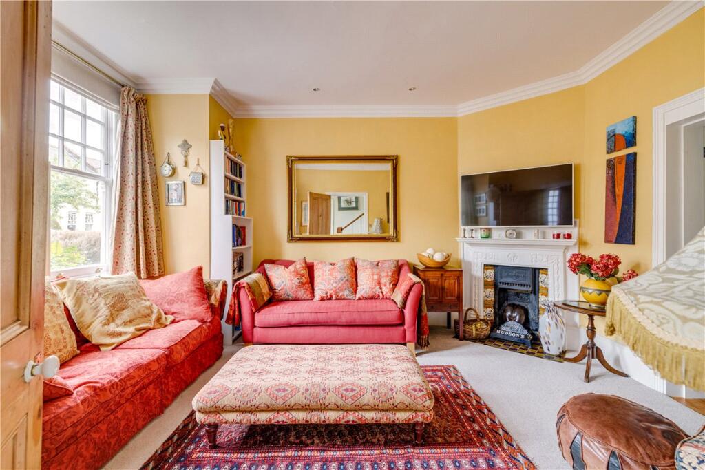 House in London - View 2