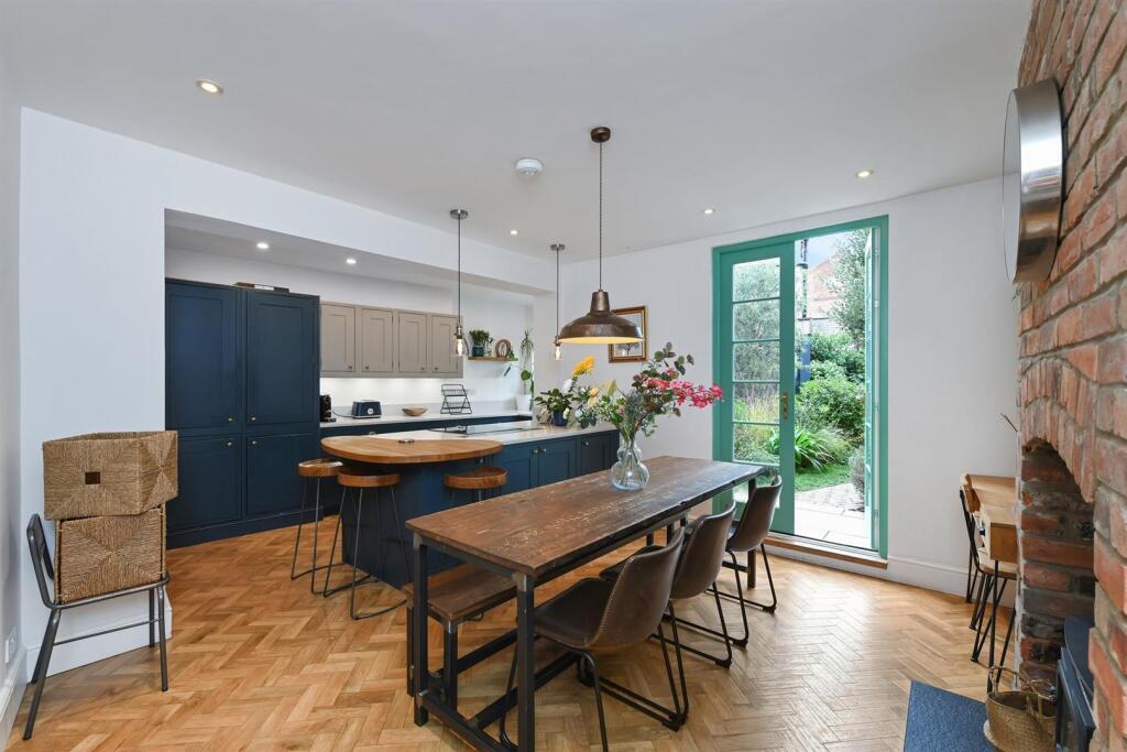 House in Nottingham - View 5