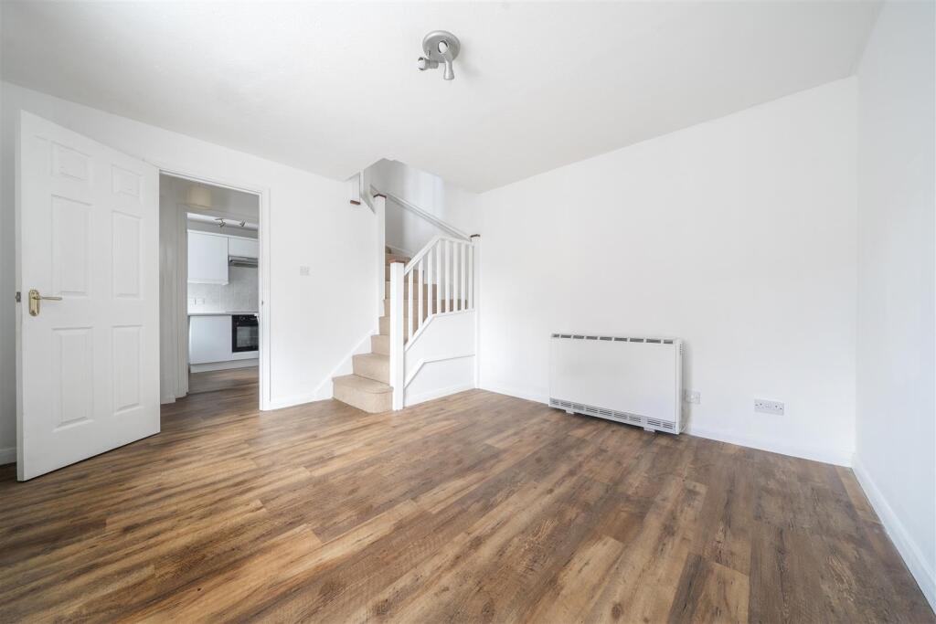 House in Bedford, Newnham - View 5