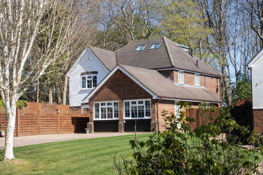 4-bed detached on Haywood Park, Chorleywood, WD3, £1,295,000