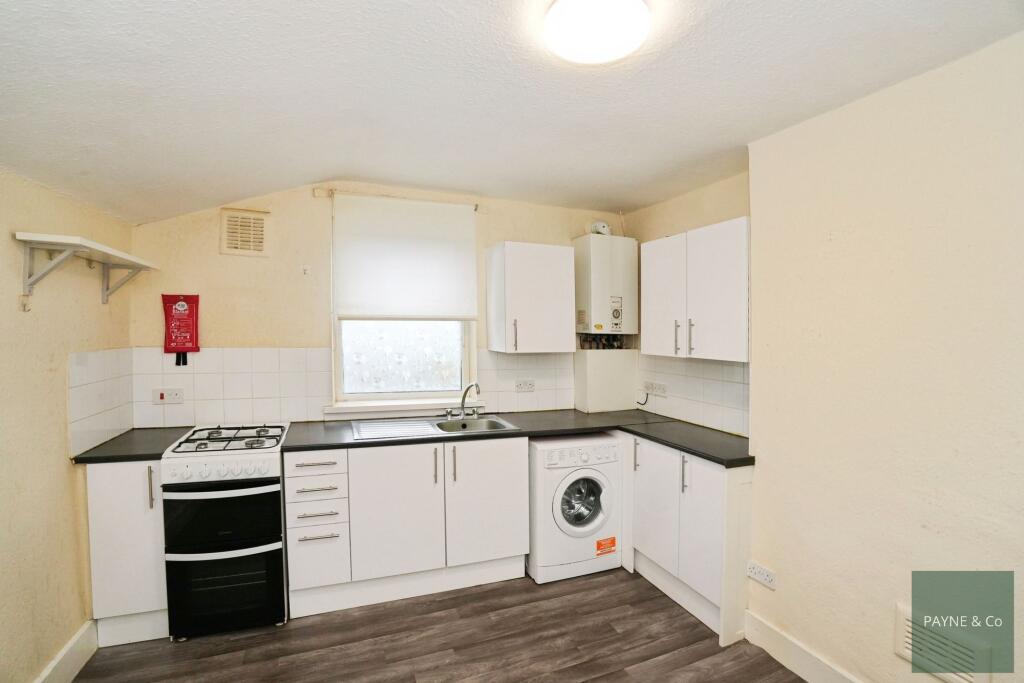 De Vere Gardens, Ilford, IG1 photo 2
