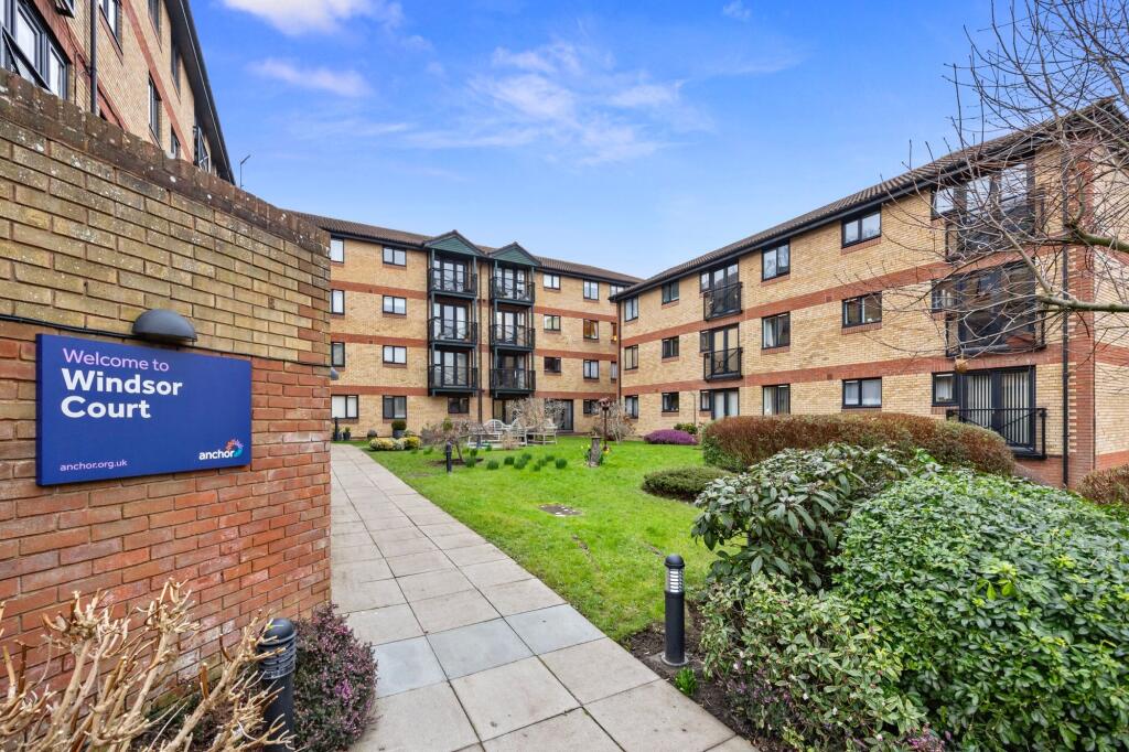 2-bed house on Tongdean Lane, Withdean, BN1, £140,000