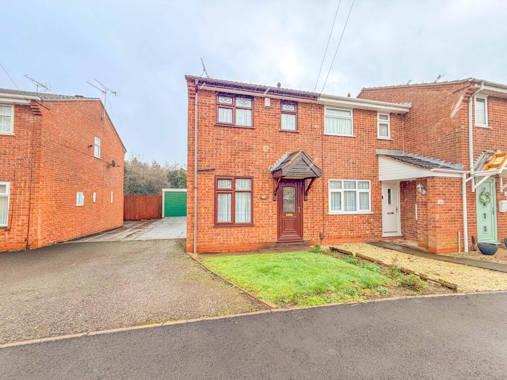 Main image of property: Freesland Rise, Nuneaton, CV10