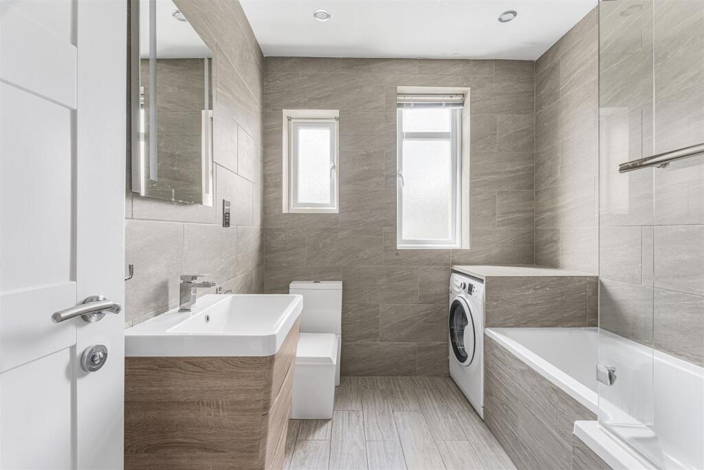House in London - View 5