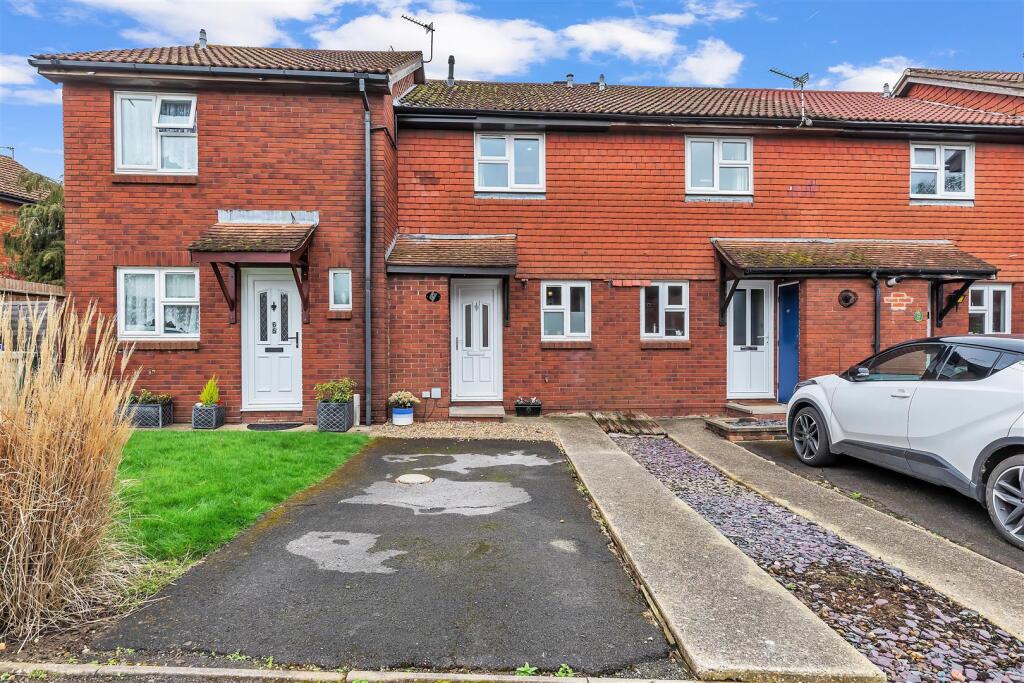 Main image of property: Kingslea, Horsham