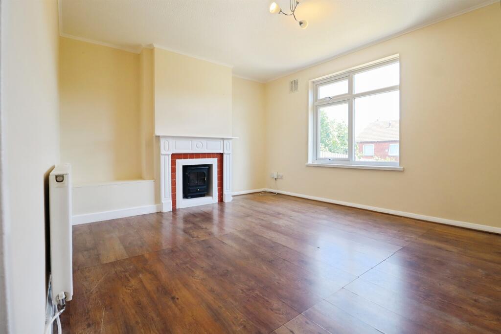 House in Cardiff, Trowbridge - View 6