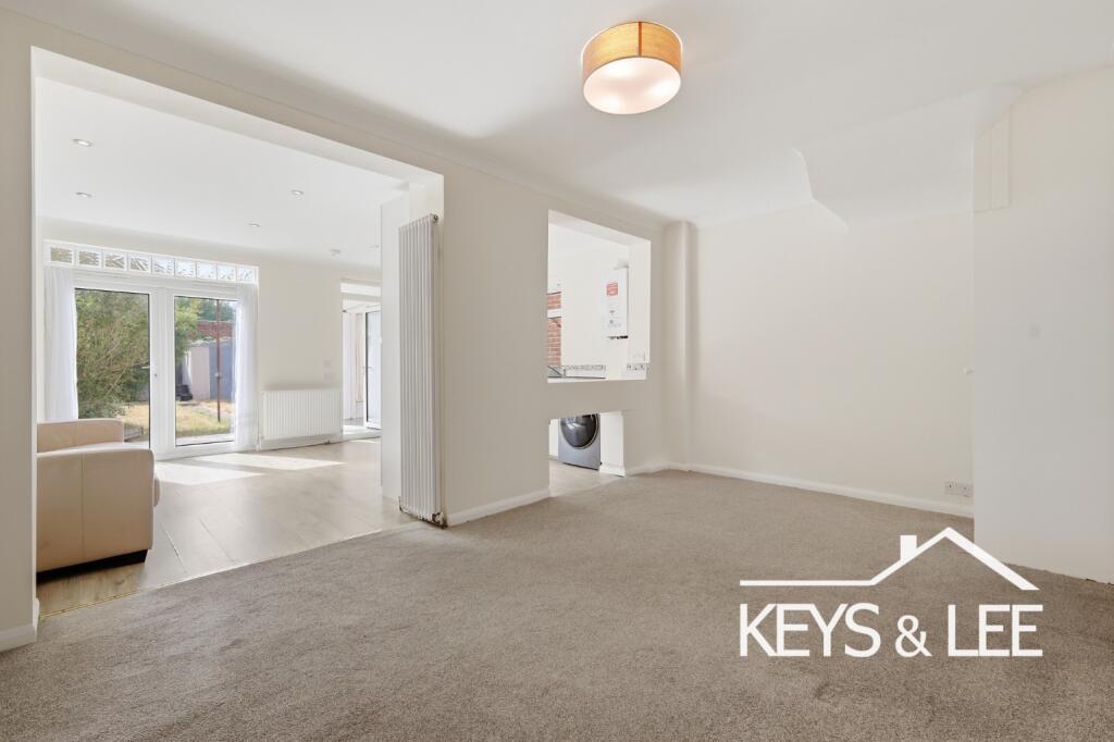 House in Romford - View 2