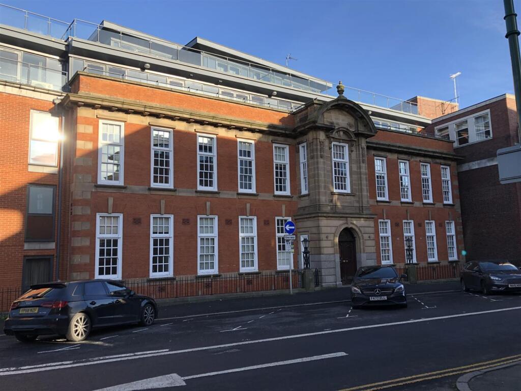 Main image of property: 111 The Ropewalk, Nottingham