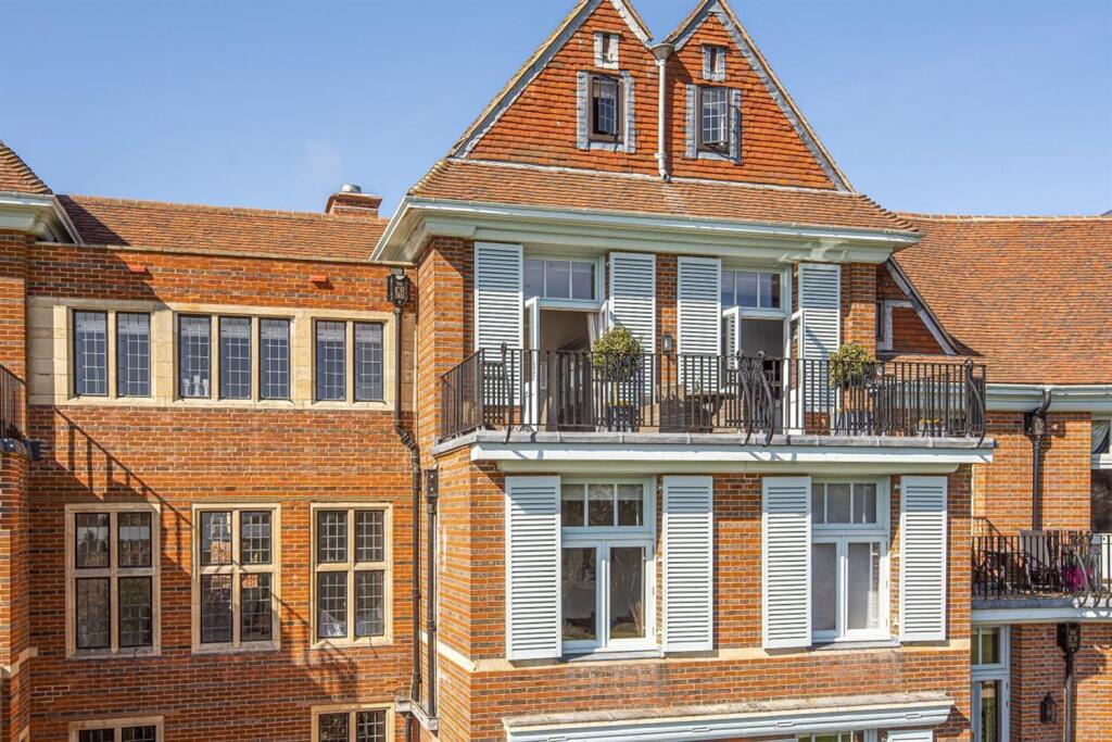 Main image of property: King Edward Vii Apartments, Kings Drive, Midhurst, GU29