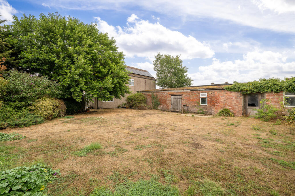 House in East Lindsey, Coningsby - More