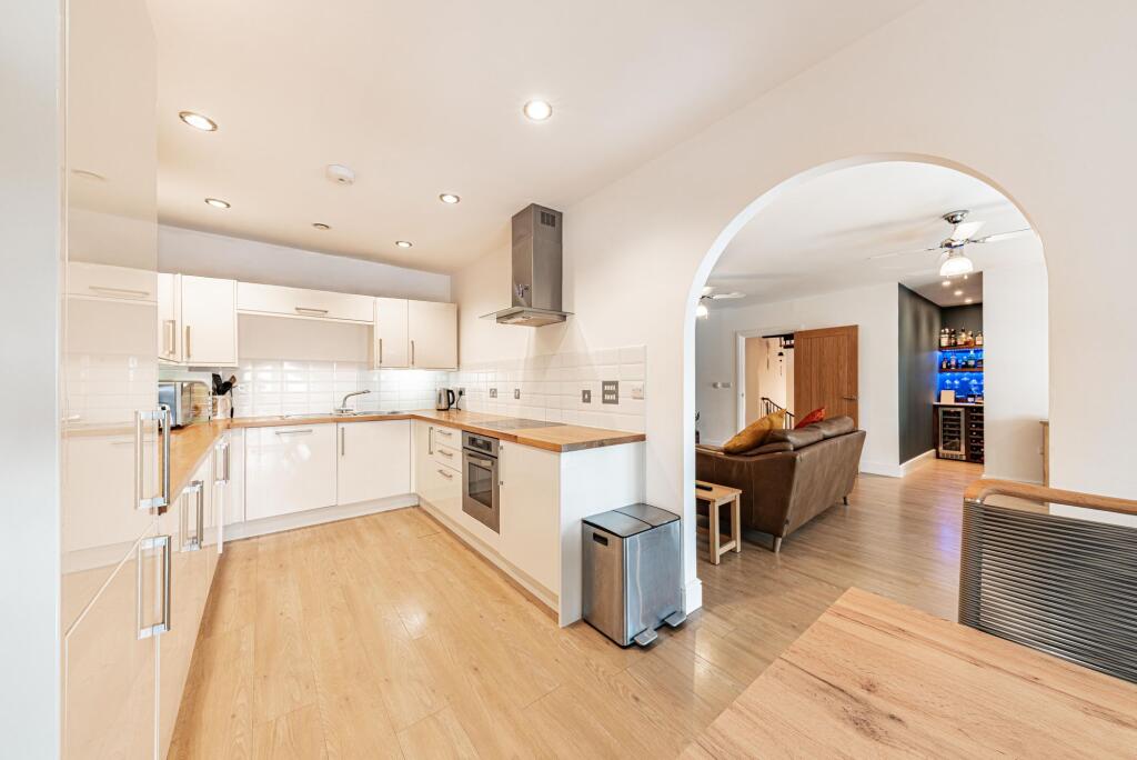 Apartment in Swale, Faversham - View 2