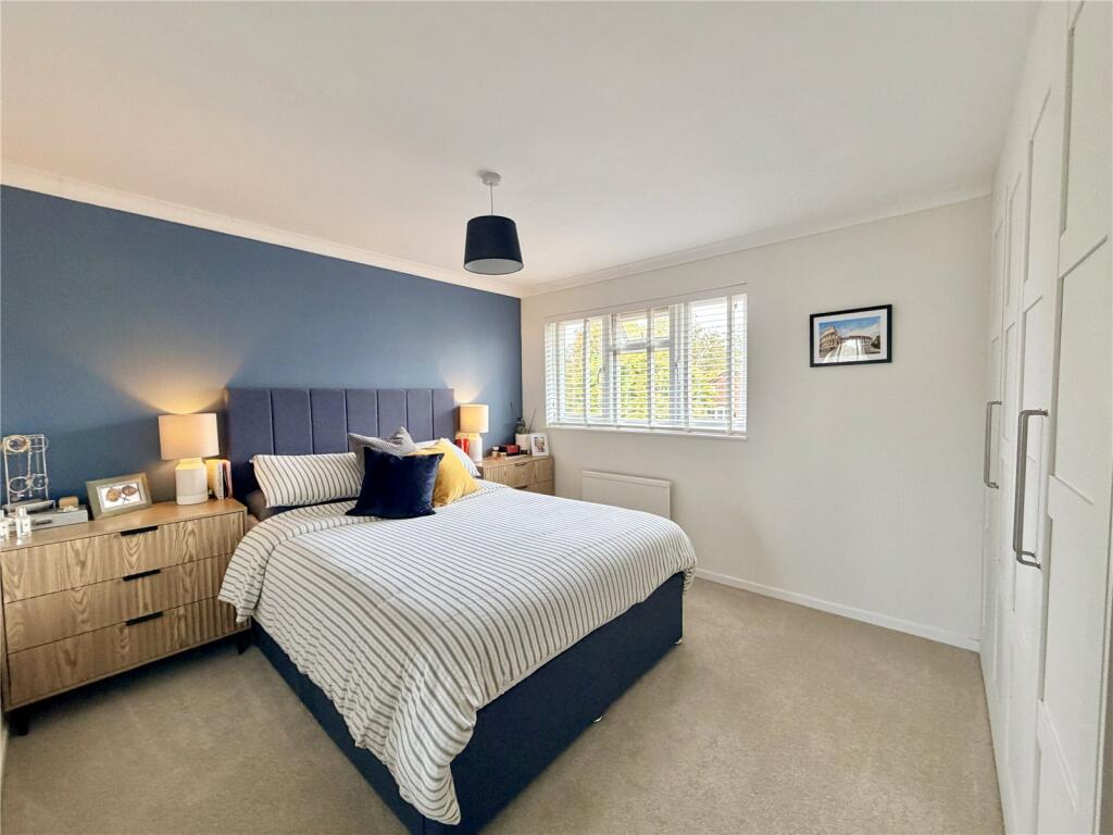 House in Southampton - More