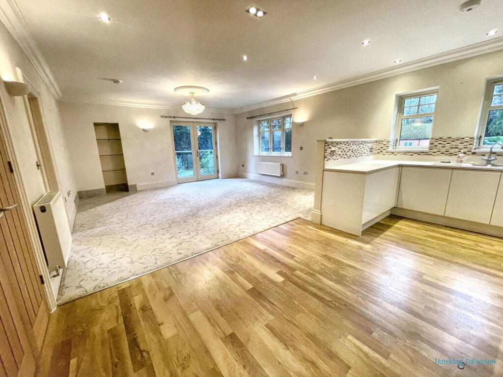 Main image of property: Stratford Road, Henley-in-arden, B95 6AE