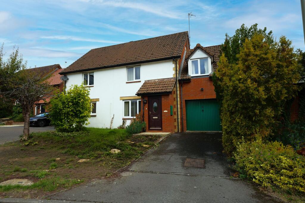 Main image of property: Rolls Court, Wantage, OX12