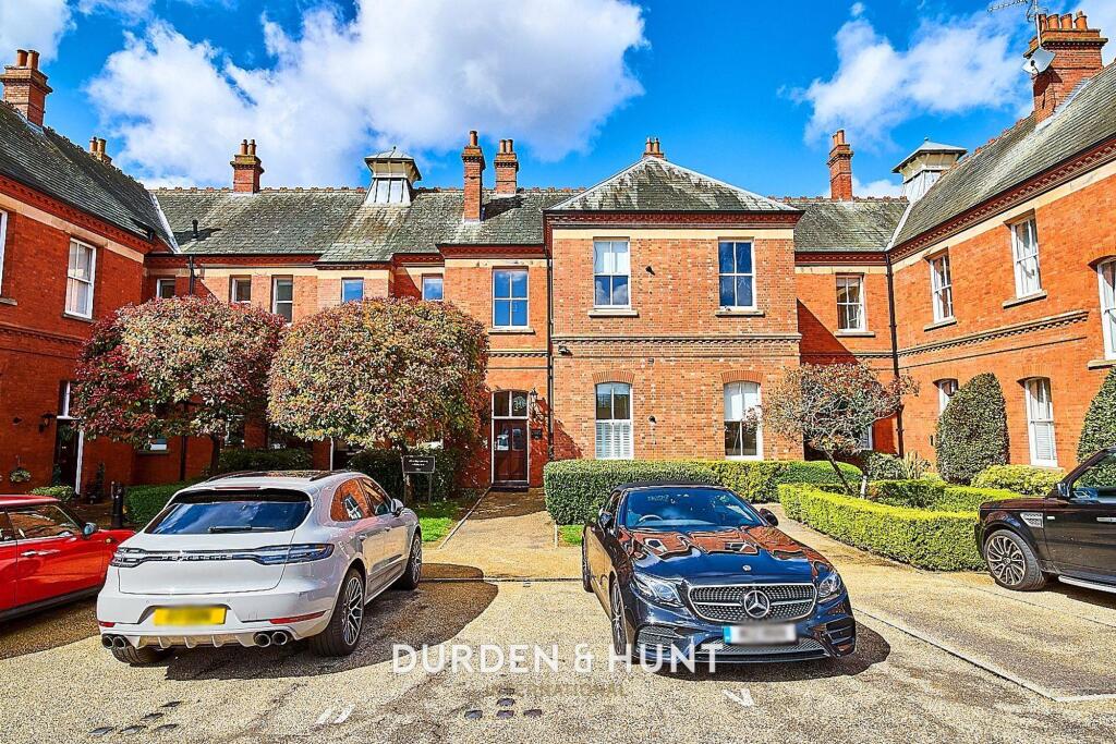 Main image of property: Hampstead Avenue, IG8