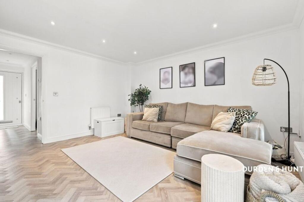 House in Epping Forest, Ongar - View 3