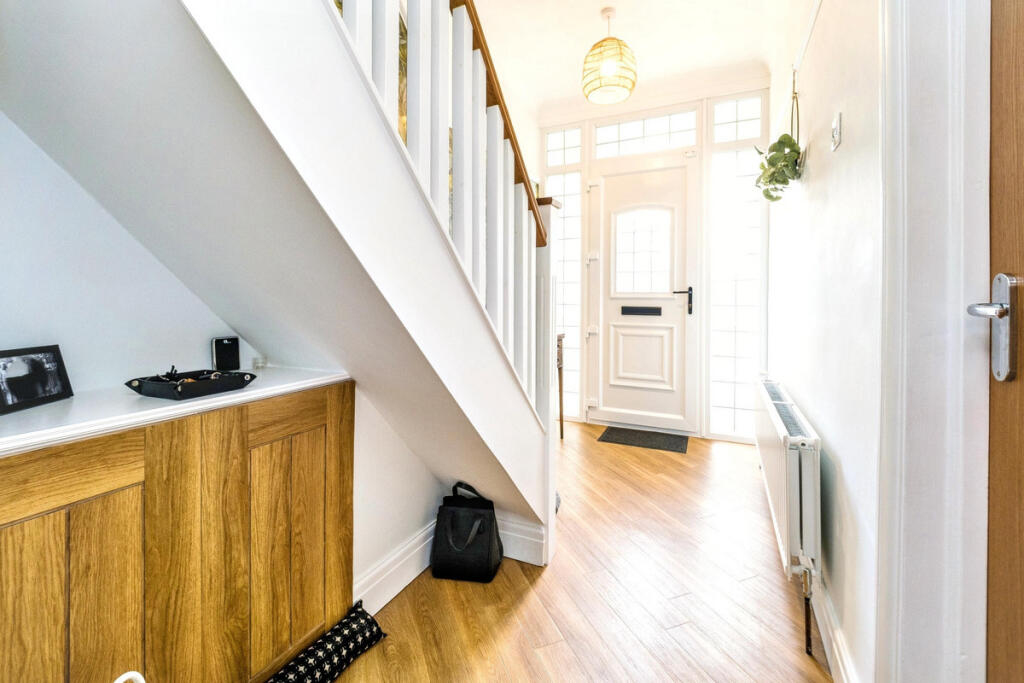 House in Romford - View 4