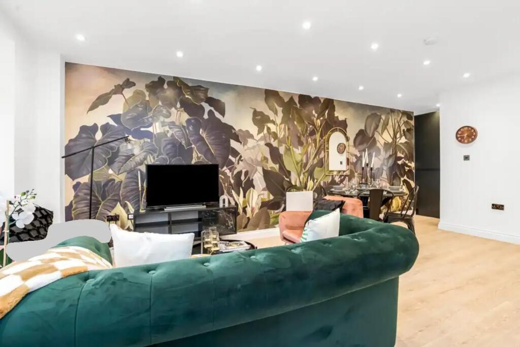Apartment in Southall - More