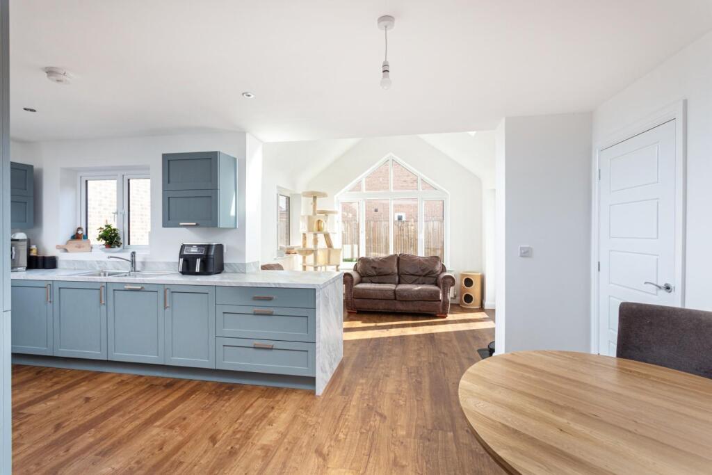 Hockley Crescent, Boroughbridge, York photo 4