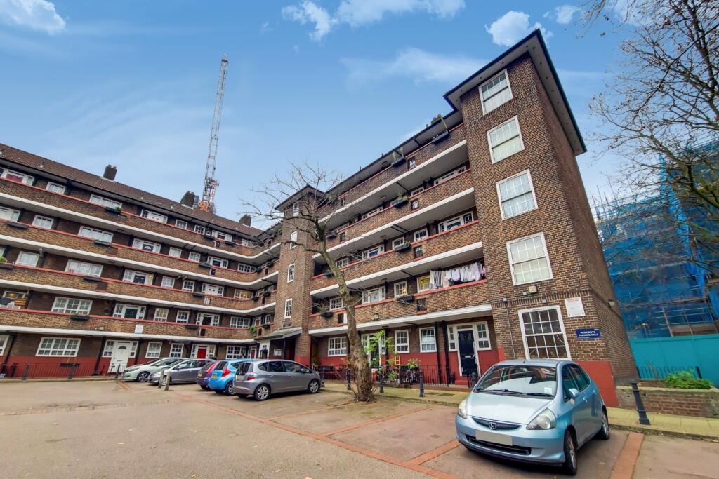 4-bed flat on Frankham Street, London, SE8, £425,000