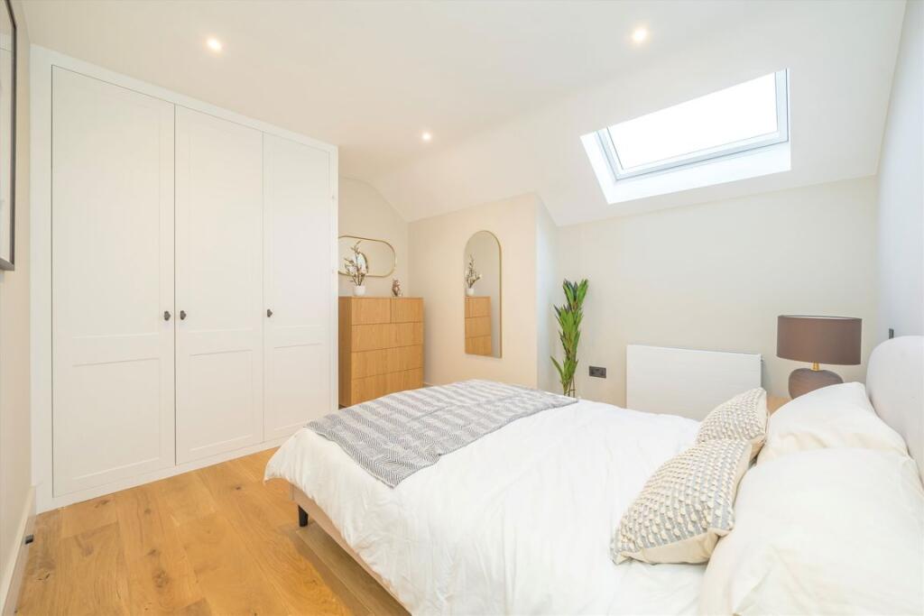 Apartment in London, South Wimbledon, Merton - More