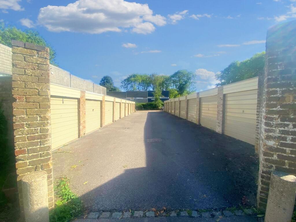 House in Dartford - View 5