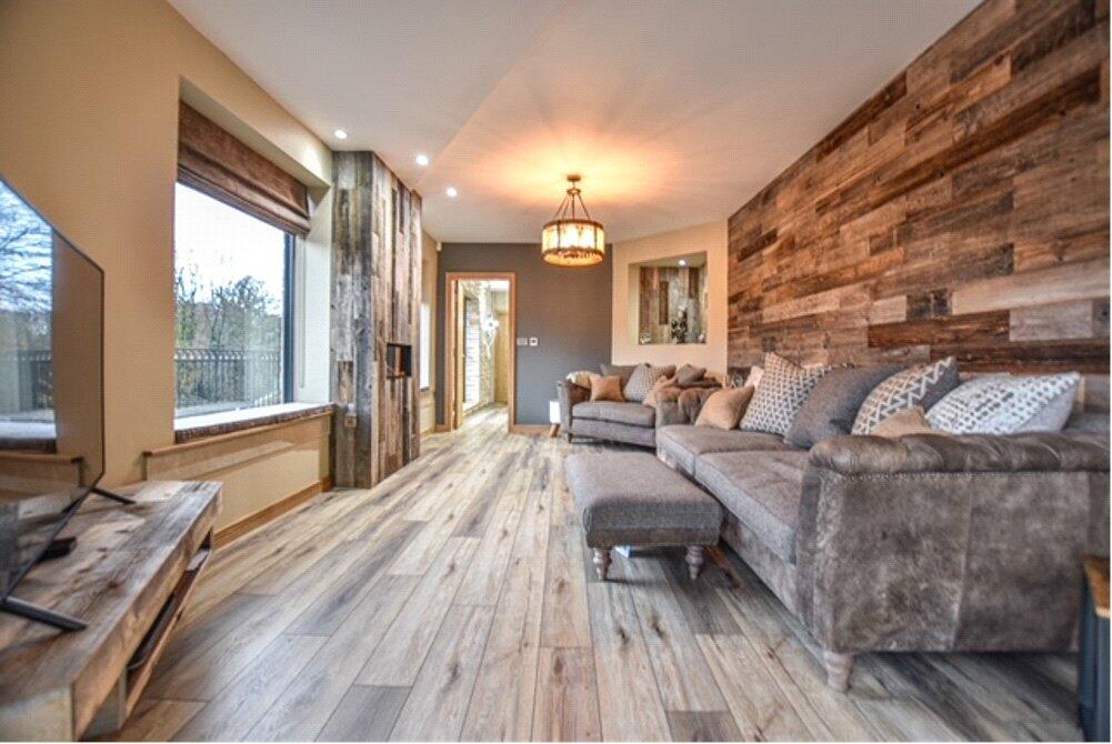 House in Huddersfield - View 4