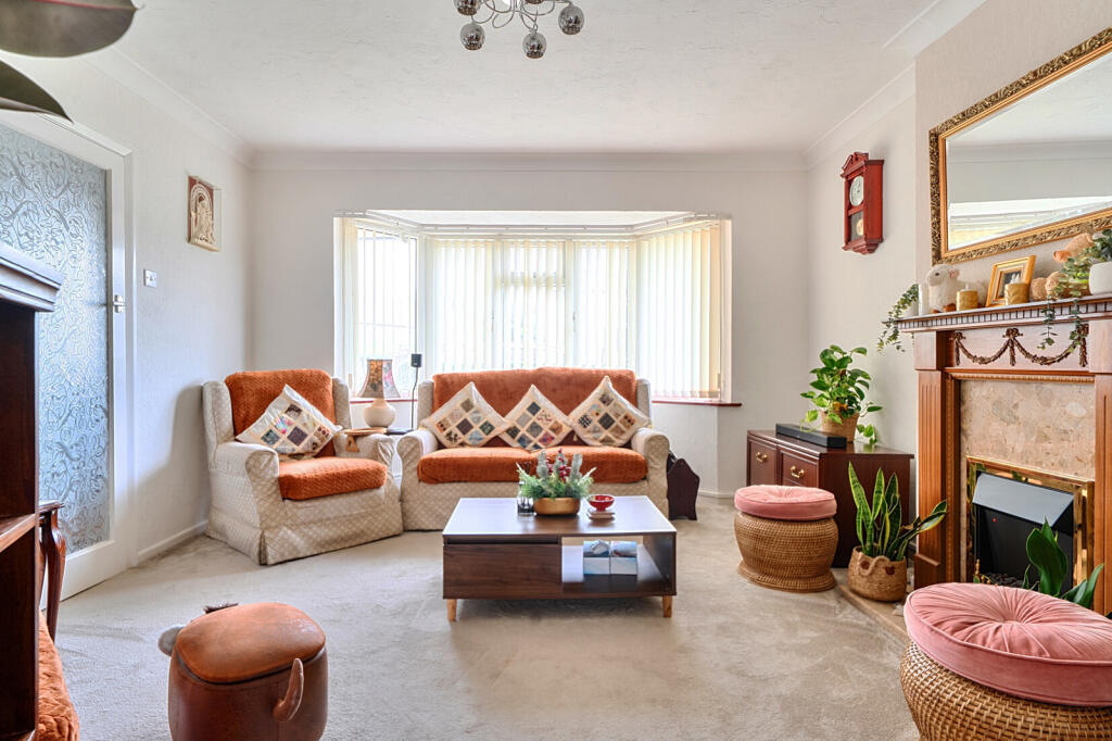 House in Lye Green, Pond Park, Chesham - More